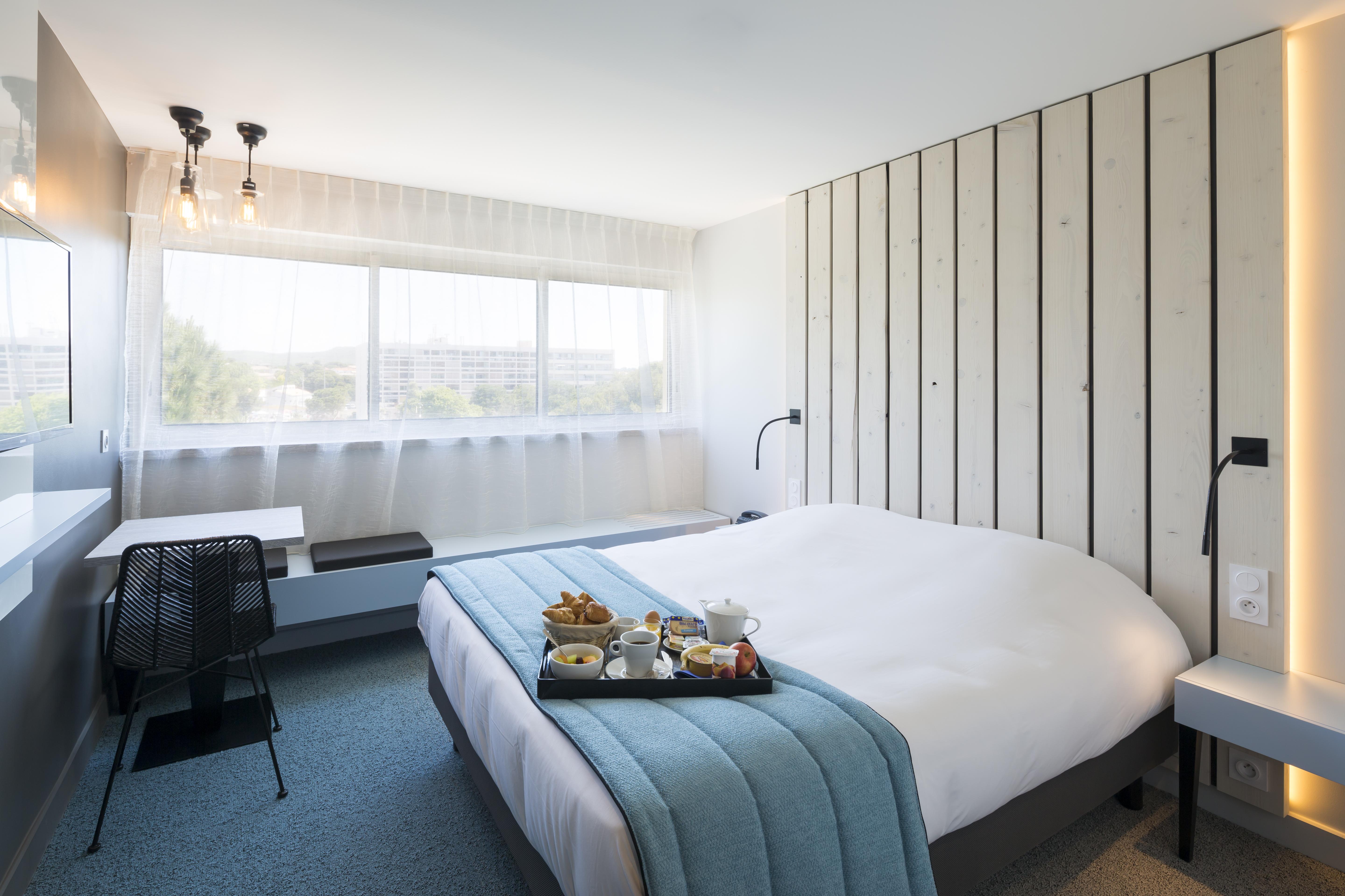 Logis Hotel Les Pins - Operalia Balaruc-les-Bains Exteriör bild