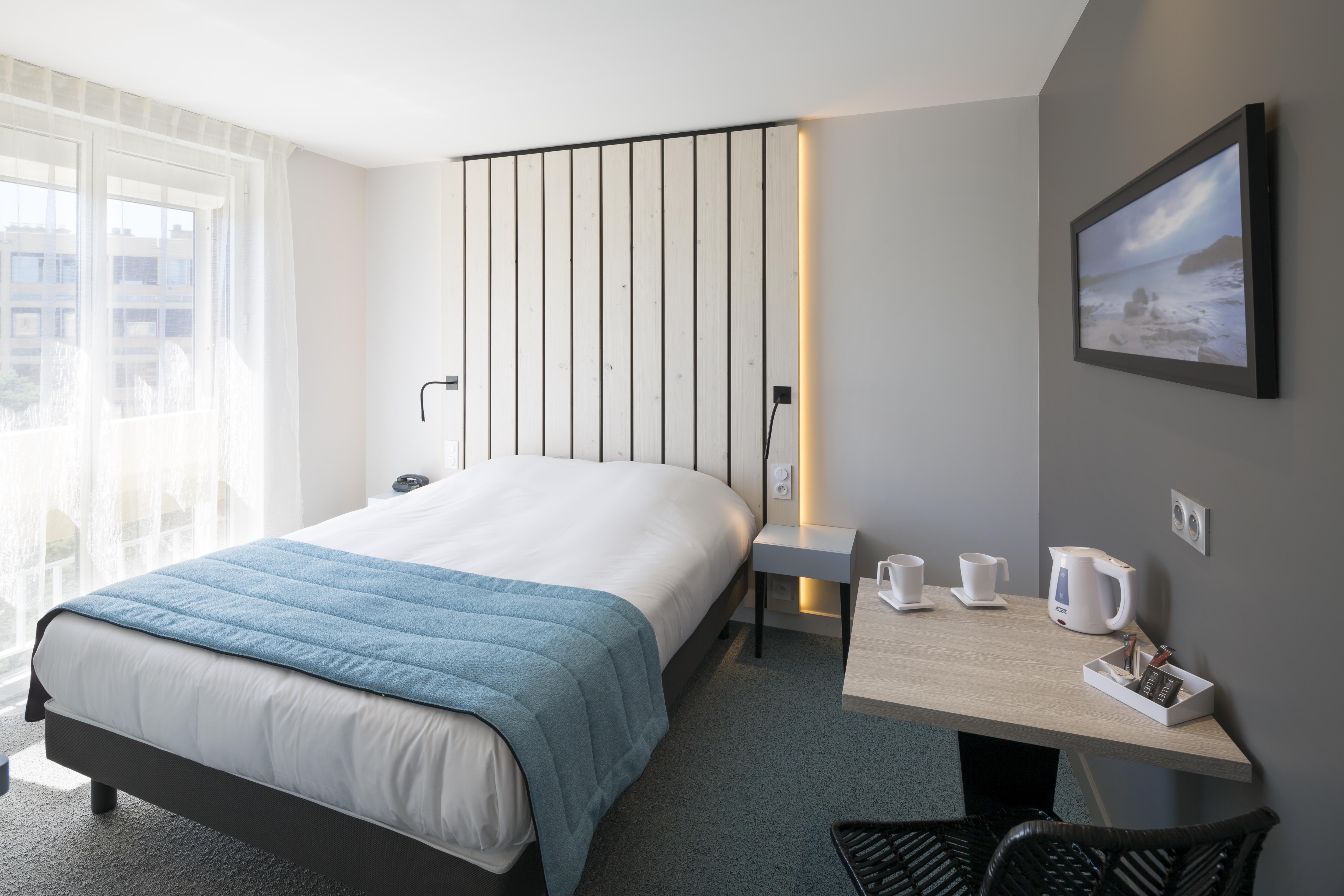 Logis Hotel Les Pins - Operalia Balaruc-les-Bains Exteriör bild