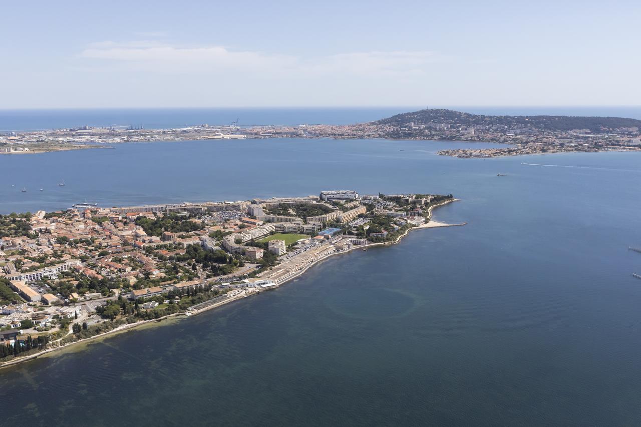 Logis Hotel Les Pins - Operalia Balaruc-les-Bains Exteriör bild